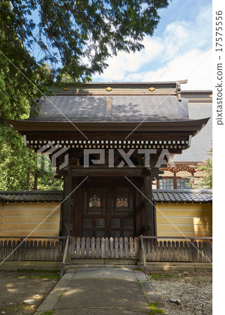 Tokuyama Ryorinji博士，通往大廳森林（Ishiwa）的門（山梨縣Shioyama） 17575556