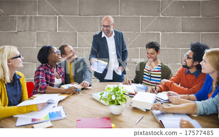 Teamwork Casual Leadership Brainstorming Learning Concept Teamwork Casual Leadership Brainstorming Learning Concept 17577485