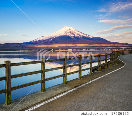 Mt.Fuji with Lake Yamanaka, Yamanashi, Japan Mt.Fuji with Lake Yamanaka, Yamanashi, Japan 17586125