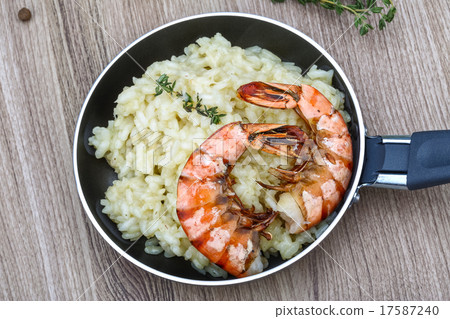 Risotto with prawn Risotto with prawn 17587240