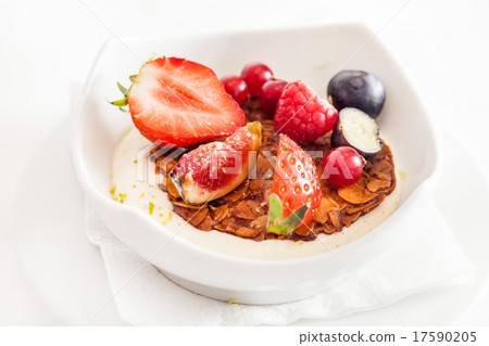 berry dessert 17590205