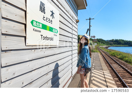 Takigi站的一名女子 17590583