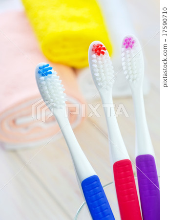 toothbrushes toothbrushes 17590710