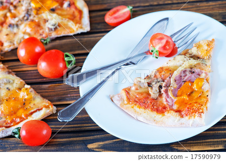 fresh pizza 17590979