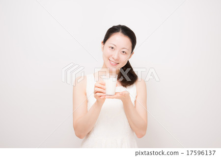 Smoothie ladies 17596137