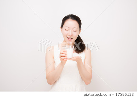 Smoothie ladies 17596138