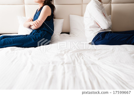 有困難的男女 17599667