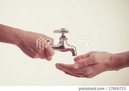 輕拍龍頭白色背景 17600715