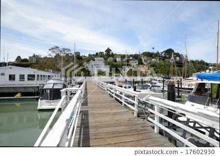 California, USA Sausalito 17602930