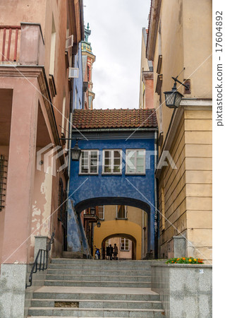 Narrow street in Warsaw old city - Poland 17604892