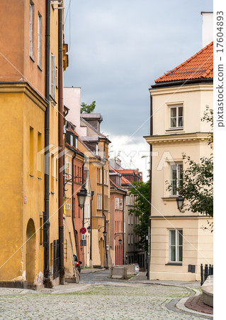 Narrow street in Warsaw old city - Poland 17604893