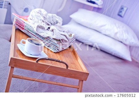 coffee on tray 17605012