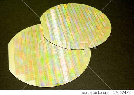 兩個矽片 17607423