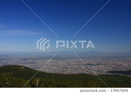 來自札幌的今日全境的石狩平原景觀 - 石狩平原的全景 來自札幌的今日全境的石狩平原景觀 - 石狩平原的全景 17607809