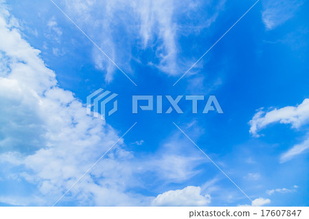 Sky Late summer sky Autumn sky September sky Ten cloud cumulus clouds Text space synthesis background cloud 17607847
