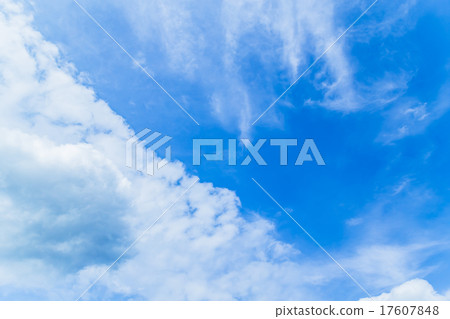 Sky Late summer sky Autumn sky September sky Ten cloud cumulus clouds Text space synthesis background cloud 17607848