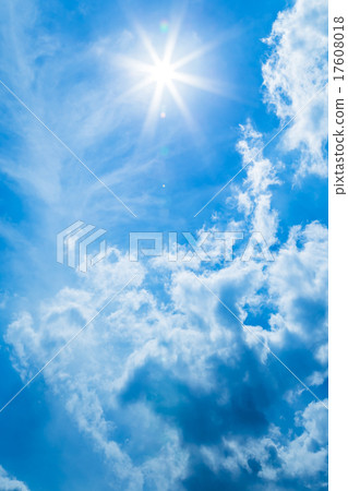 天空晚夏天空秋天天空9月天空積云云彩陽光太陽雲彩文本背景空間合成背景雲彩 照片素材 圖片 圖庫