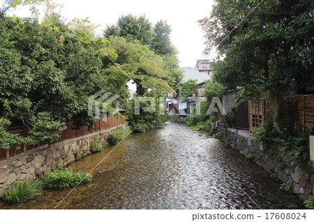 Harmony and Shirakawa / Kyoto City, Kyoto Prefecture 17608024