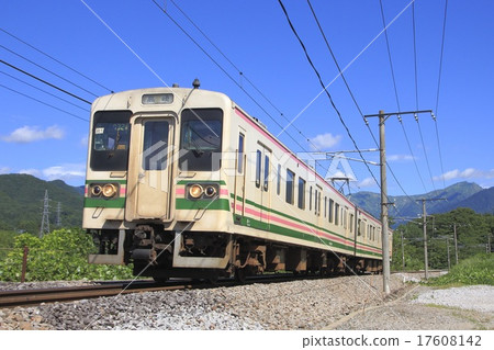 Tanigawa-dake in the early summer and Joetsu line 107 series 17608142