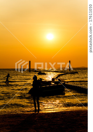 Sunset at the beach on Koh Larn Pattaya.Thailand Sunset at the beach on Koh Larn Pattaya.Thailand 17611050