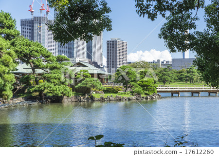 A pond of a tide of Hama Rikyu Imperial Garden 17612260