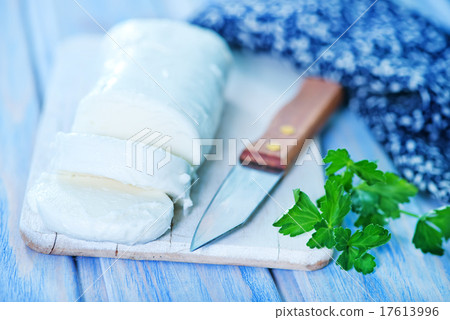 mozzarella mozzarella 17613996