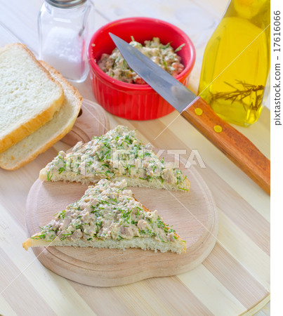 bread with liver of cob bread with liver of cob 17616066