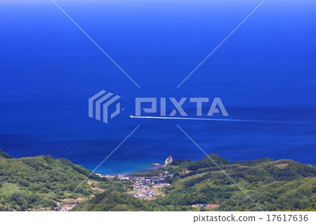 從Shioya Maruyama看到的積丹半島的海邊線~8 從Shioya Maruyama看到的積丹半島的海邊線~8 17617636