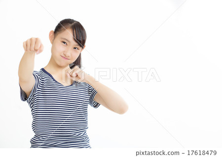 健康可愛的學校女孩 17618479