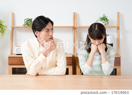 一對夫妻吵架 17619063