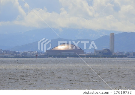 "Fukuoka dome" viewed from the top of Hakata bay (Fukuoka city, Fukuoka prefecture) "Fukuoka dome" viewed from the top of Hakata bay (Fukuoka city, Fukuoka prefecture) 17619782
