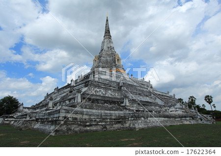 Thai Ayutthaya remains Wat Pucaoton 17622364