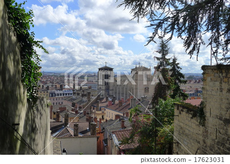 Lyon Old Town 17623031