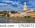 Verona 17628572