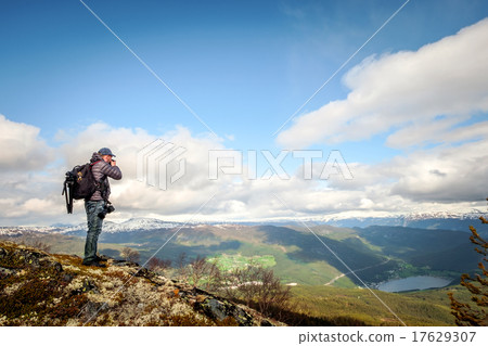 Nature photographer 17629307