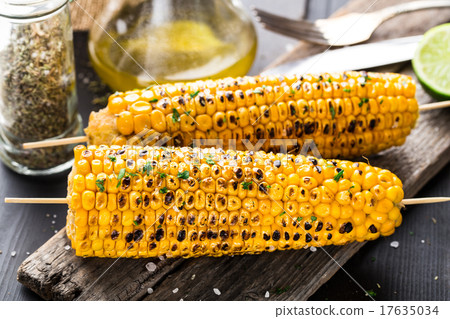 Delicious grilled corn Delicious grilled corn 17635034