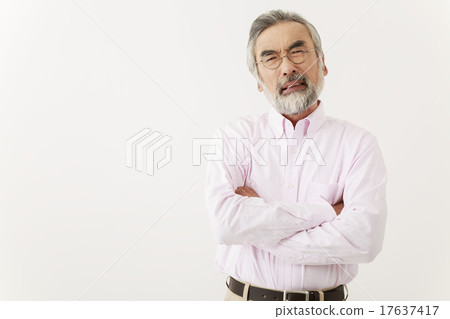 Senior men who have trouble thinking with arms Senior men who have trouble thinking with arms 17637417