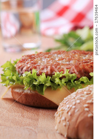 Hamburger 17639464