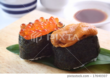 海膽和三文魚壽司 17640307