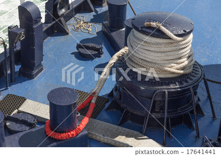 Cable winch on deck Cable winch on deck 17641441