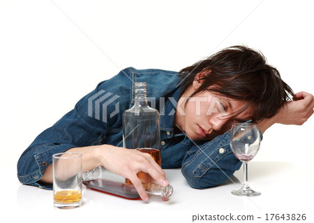 一個喝醉的男人 17643826