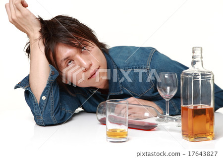 醉酒的男人 醉酒的男人 17643827