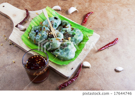 Allium Tuberosum pastry steaming Allium Tuberosum pastry steaming 17644746