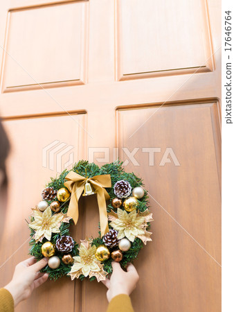 Christmas wreath. 17646764
