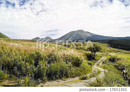 Mt. Aso Volcano 17651301