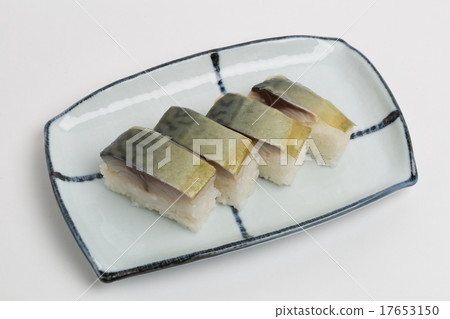 Mackerel sushi 17653150