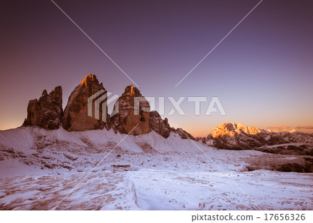 Drei Zinnen Lavaredo, Dolomites Alps Drei Zinnen Lavaredo, Dolomites Alps 17656326