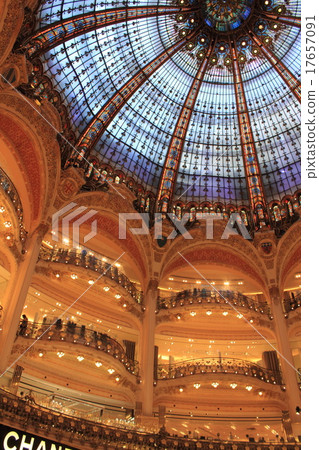 Gallery Lafayette 17657091