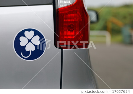 Disabled Persons Mark Clover Mark Four-leaf Mark Physically Handicapped Person Car Passenger Car Mini-Car Auto 17657634