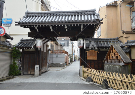 島原大門（京都市下京區西新屋町） 17660873